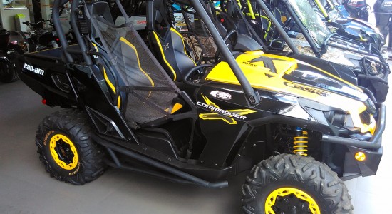 Commander1000XPreto2012-Lateral2