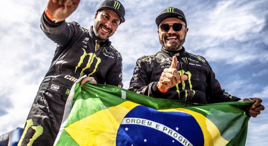 Reinaldo Varela e Gustavo Gugelmin comemoram título mundial de Rally Cross Country 2019 na categoria T3, com o UTV Can-Am Maverick X3. Crédito MCH Photos