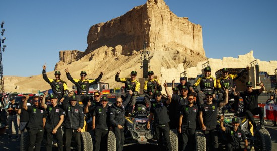 Equipe Monster Energy/Can-Am/South Racing comemora título dos UTVs no Rally Dakar 2020, na Arábia Saudita. Crédito: MCH Photography